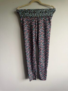 NIKE Floral Pattern Stretch Leggings - Black with Pink & Teal Flowers